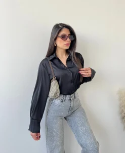 Blusa simil raso nera