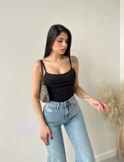 Body con coppe e scollo morbido nero