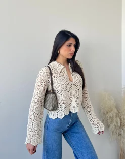 Camicia in crochet beige