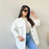 Giacca di jeans con borchie bianca