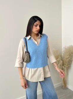 Gilet in maglia con trecce celeste