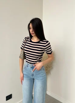 Maglia a righe beige e blu navy